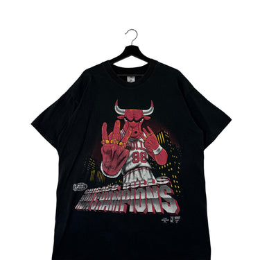 1998 Three Peat Chicago Bulls T-Shirt