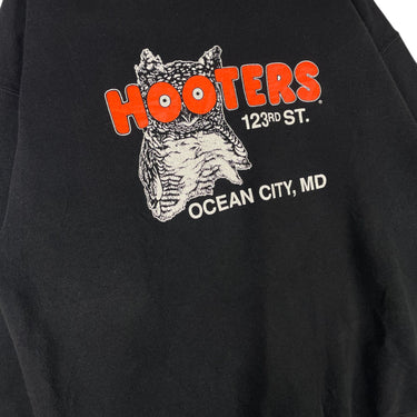 Hooters Crewneck